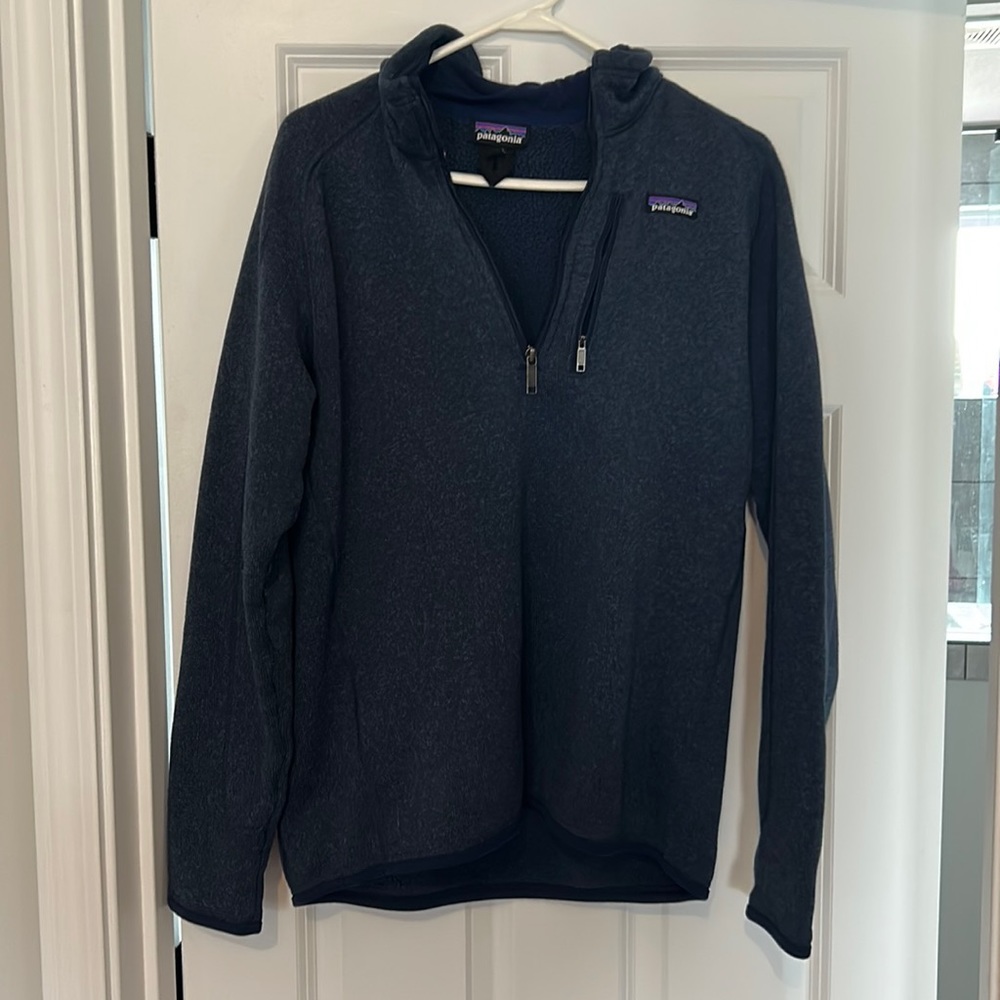 Men’s medium Patagonia pullover.